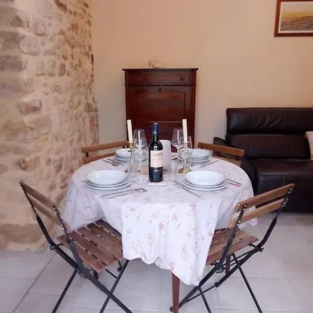 De Charme 2 A 4 Personnes Au Bord De L'orne Holiday home *